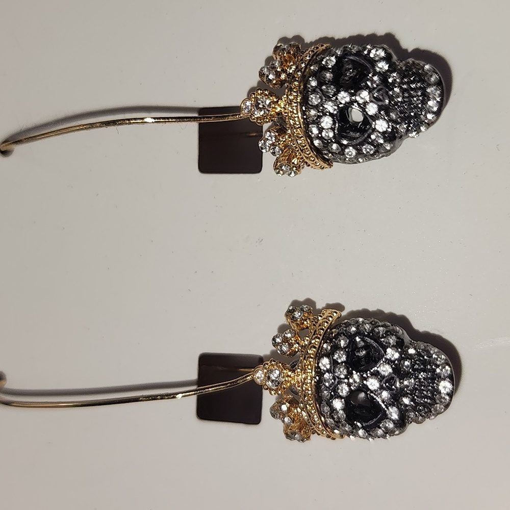 Betsey Johnson Gold And Silver Crown Skull Earrings 22$
